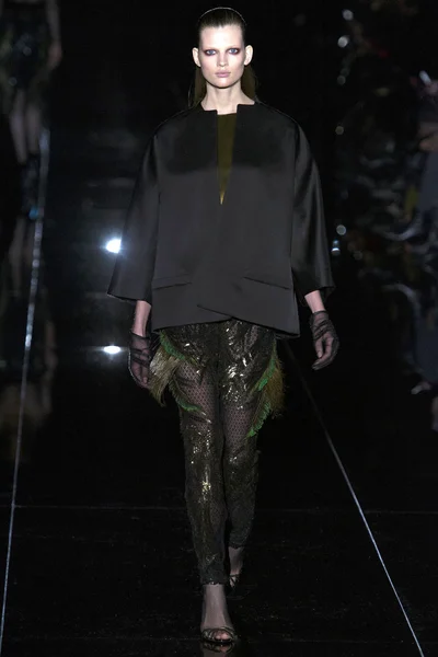 Look 48